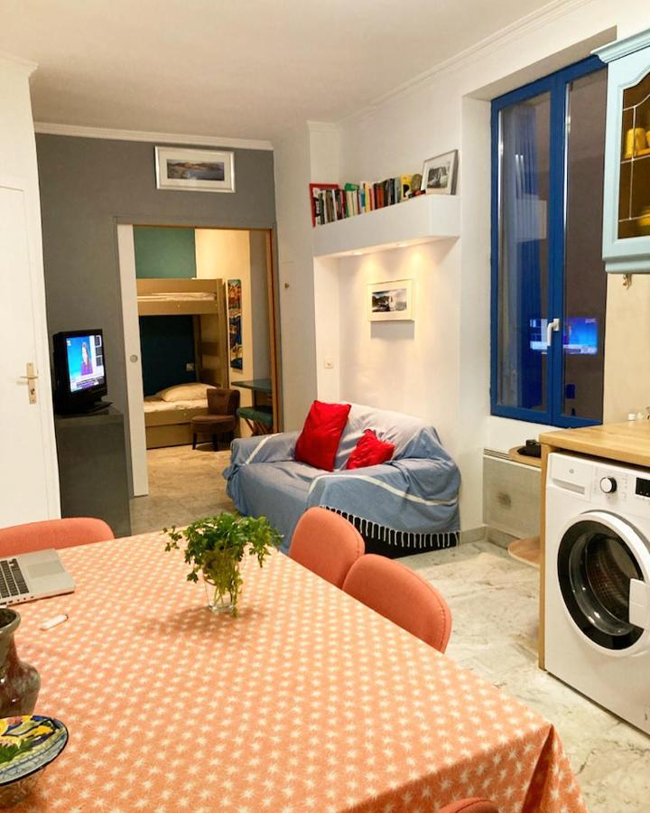 Au Coeur De Cassis Apartment Luaran gambar